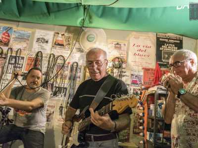 Un assolo alla chitarra di Gino Giangregorio 